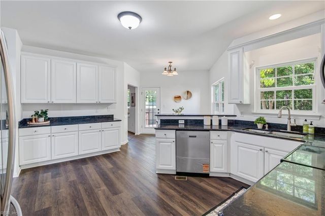 6991 Lakeside DR, Hayes, VA 23072