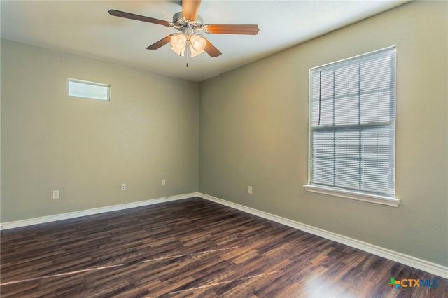 1124 N Penelope Street, Belton, TX 76513