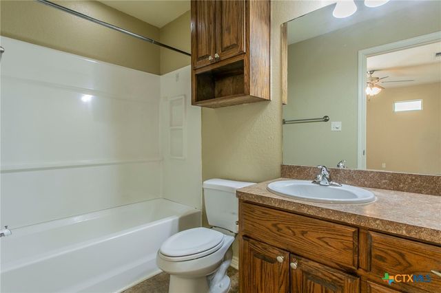 1124 N Penelope Street, Belton, TX 76513