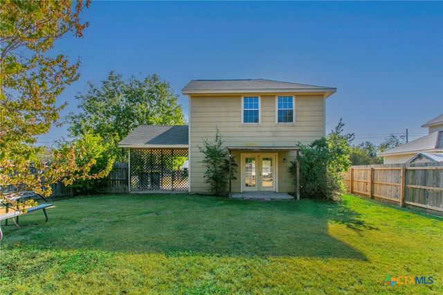 1124 N Penelope Street, Belton, TX 76513