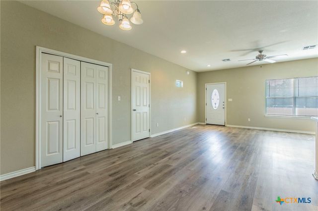 1124 N Penelope Street, Belton, TX 76513