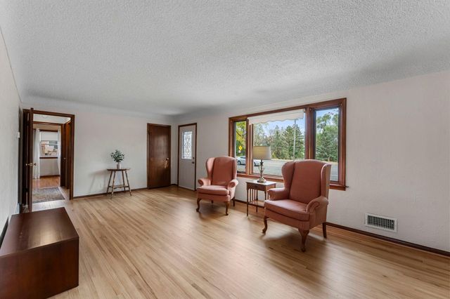 9706 Foley Boulevard NW, Coon Rapids, MN 55433
