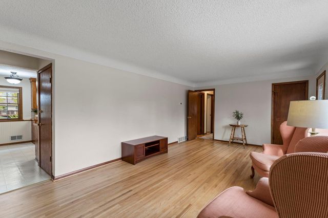 9706 Foley Boulevard NW, Coon Rapids, MN 55433