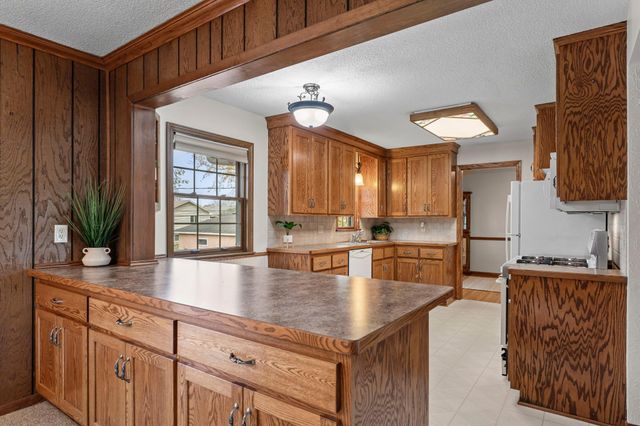 9706 Foley Boulevard NW, Coon Rapids, MN 55433