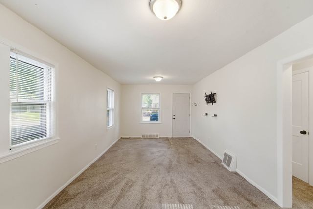1516 E Jefferson Avenue, Des Moines, IA 50316
