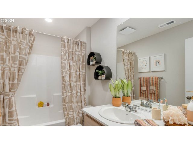 6130 Se 16th St, Gresham, OR 97080