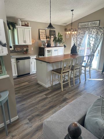 213 Ash Street E, Annandale, MN 55302
