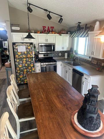 213 Ash Street E, Annandale, MN 55302
