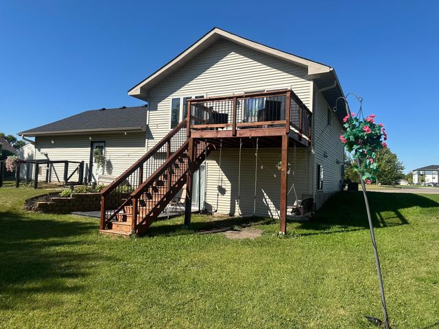 213 Ash Street E, Annandale, MN 55302