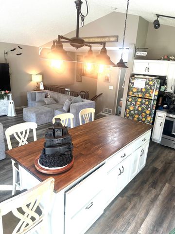 213 Ash Street E, Annandale, MN 55302