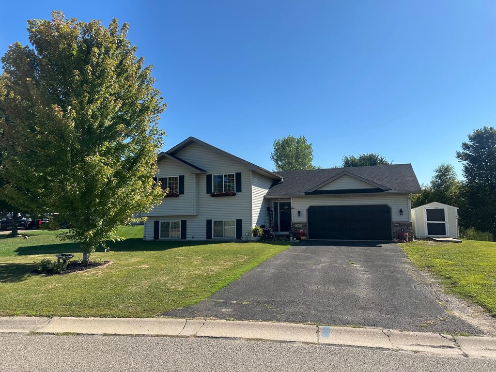 213 Ash Street E, Annandale, MN 55302