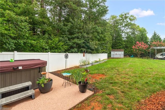 111 Tree Top Lane, Stokesdale, NC 27357