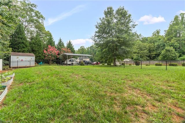 111 Tree Top Lane, Stokesdale, NC 27357