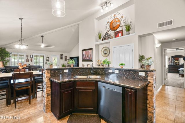 13353 EMERALD HILLS Street, Horizon City, TX 79928