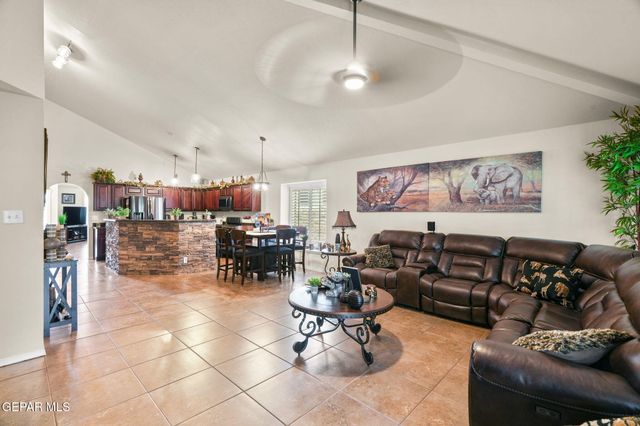 13353 EMERALD HILLS Street, Horizon City, TX 79928