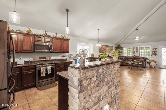 13353 EMERALD HILLS Street, Horizon City, TX 79928