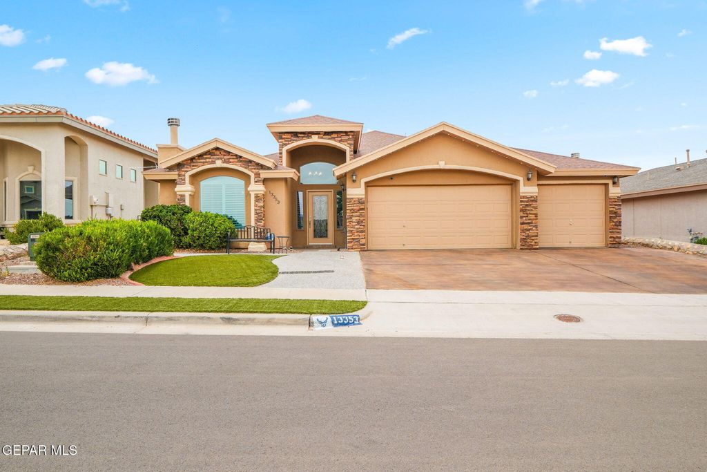 13353 EMERALD HILLS Street, Horizon City, TX 79928