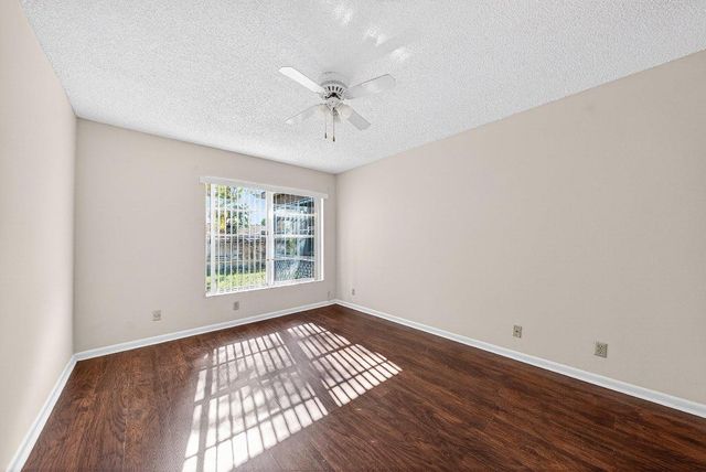 108 Pinewood Court, Jupiter, FL 33458