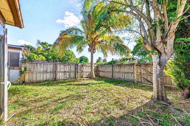 108 Pinewood Court, Jupiter, FL 33458