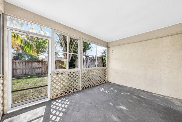 108 Pinewood Court, Jupiter, FL 33458