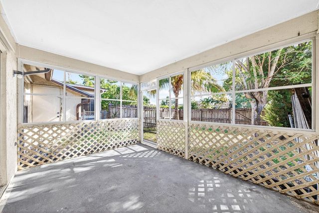 108 Pinewood Court, Jupiter, FL 33458