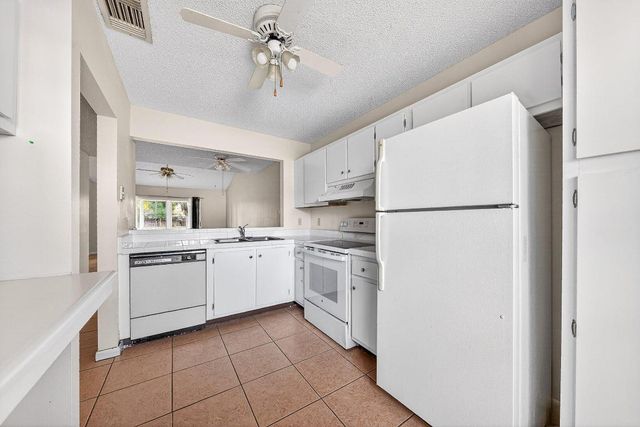 108 Pinewood Court, Jupiter, FL 33458