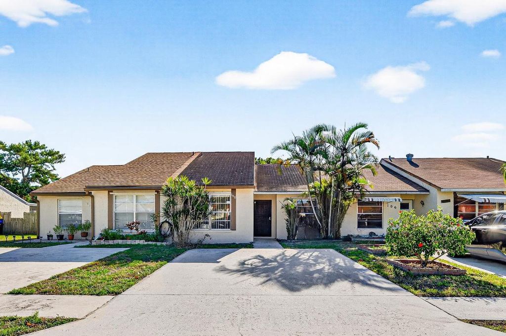 108 Pinewood Court, Jupiter, FL 33458