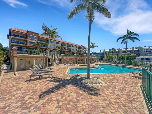 1090 PINELLAS BAYWAY S A5, St Petersburg, FL 33715