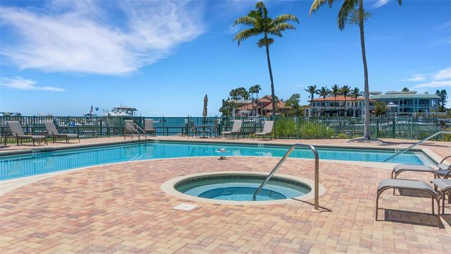 1090 PINELLAS BAYWAY S A5, St Petersburg, FL 33715