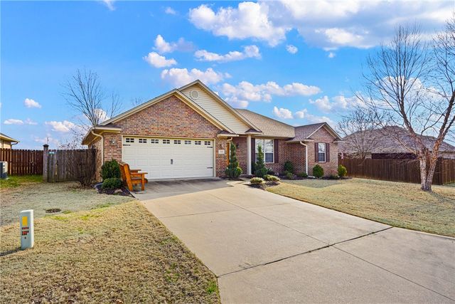 354 Thornwood Lane, Russellville, AR 72802