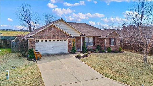 354 Thornwood Lane, Russellville, AR 72802