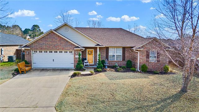 354 Thornwood Lane, Russellville, AR 72802