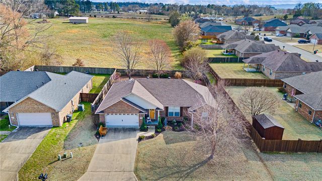 354 Thornwood Lane, Russellville, AR 72802