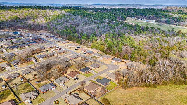 354 Thornwood Lane, Russellville, AR 72802