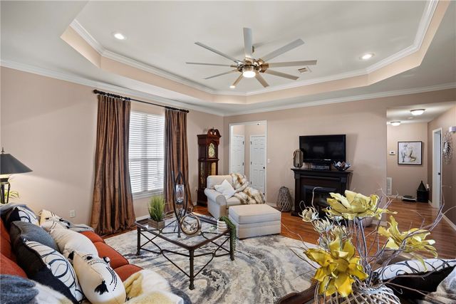 354 Thornwood Lane, Russellville, AR 72802