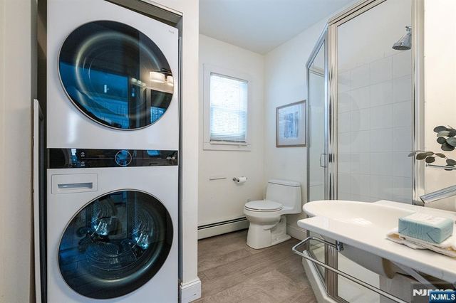 33 Homewood Avenue, Allendale, NJ 07401