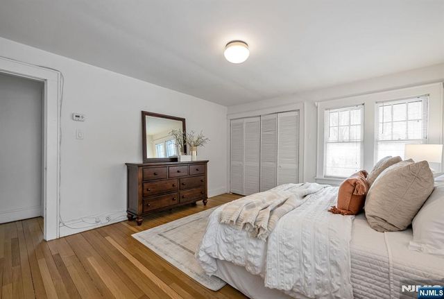 33 Homewood Avenue, Allendale, NJ 07401