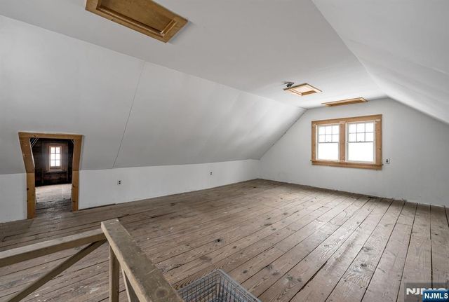 33 Homewood Avenue, Allendale, NJ 07401