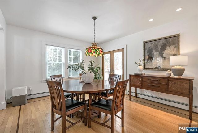 33 Homewood Avenue, Allendale, NJ 07401