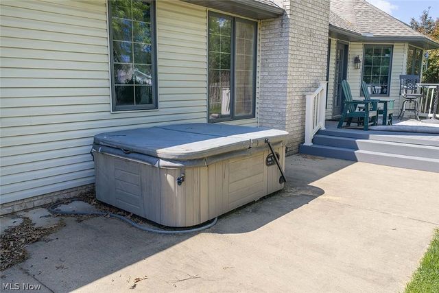 1453 3rd Street SE, New Philadelphia, OH 44663