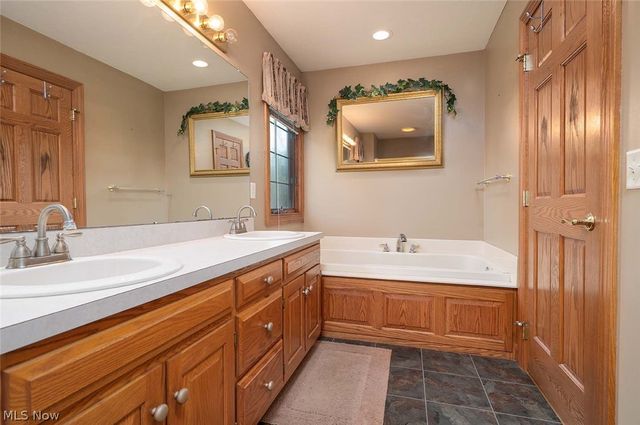 1453 3rd Street SE, New Philadelphia, OH 44663