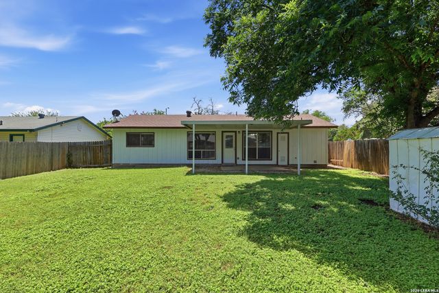 5942 CLIFF ROCK DR, San Antonio, TX 78250