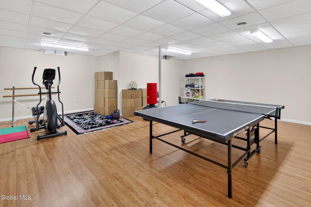 9 Lockwood Place, Colonie, NY 12189