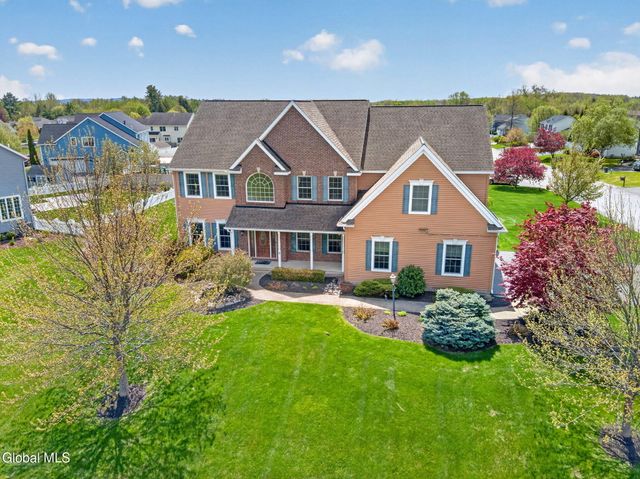 9 Lockwood Place, Colonie, NY 12189