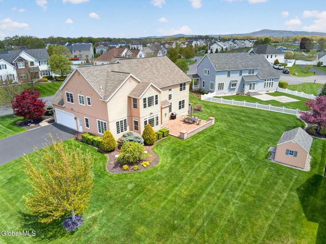 9 Lockwood Place, Colonie, NY 12189