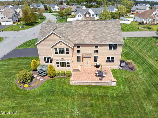 9 Lockwood Place, Colonie, NY 12189