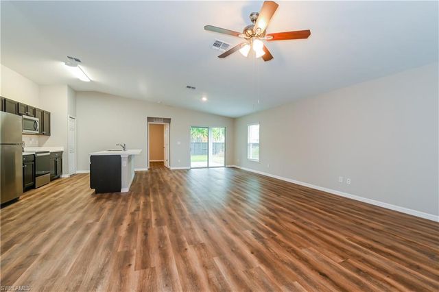 719 13th TER, Cape Coral, FL 33991