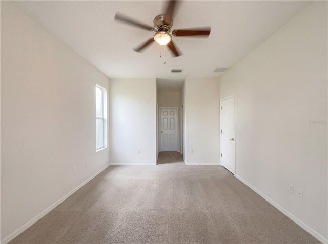 10101 KINGSBRIDGE AVENUE, Tampa, FL 33626