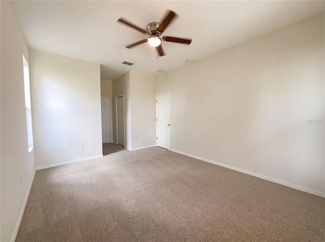 10101 KINGSBRIDGE AVENUE, Tampa, FL 33626