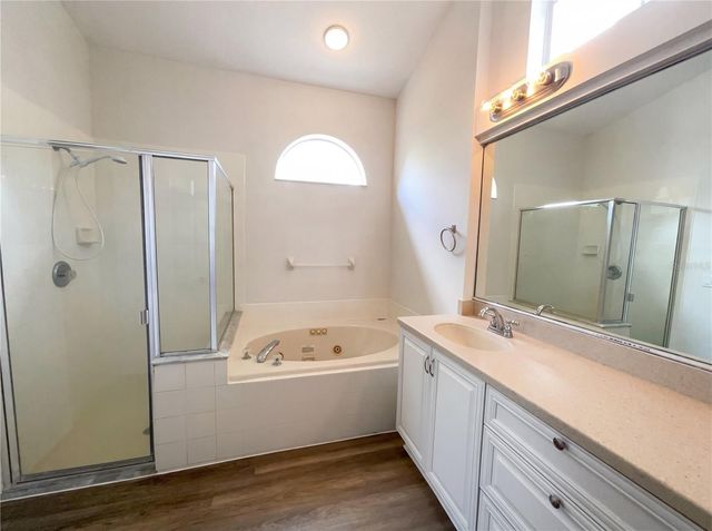 10101 KINGSBRIDGE AVENUE, Tampa, FL 33626